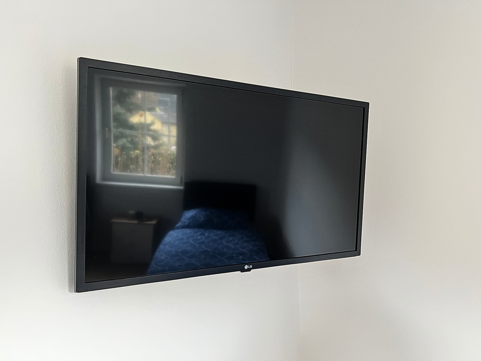 Flachbild-TV im Monteurzimmer