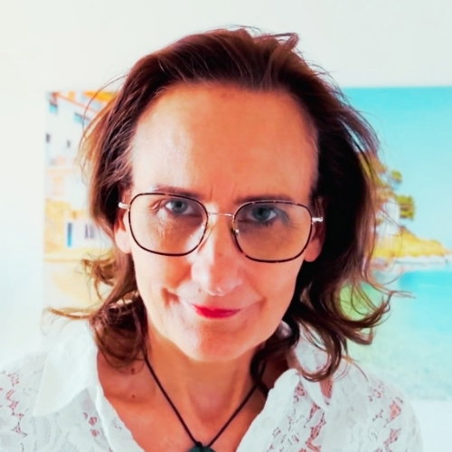 portrait of a confident woman in her mature years, professional coaching setting
